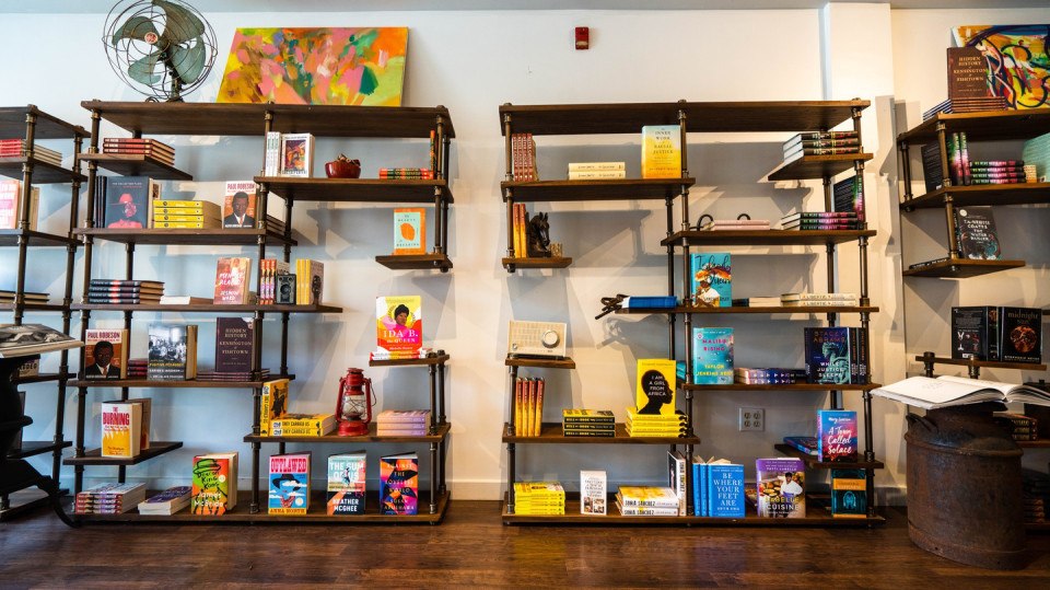 philly bookstore crawl harriett's bookshop