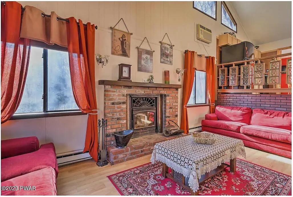 house for sale bushkill split-level contemporary living room