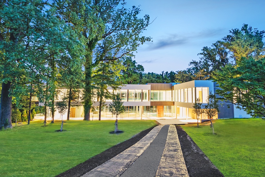 gladwyne modern glass house for sale exterior front