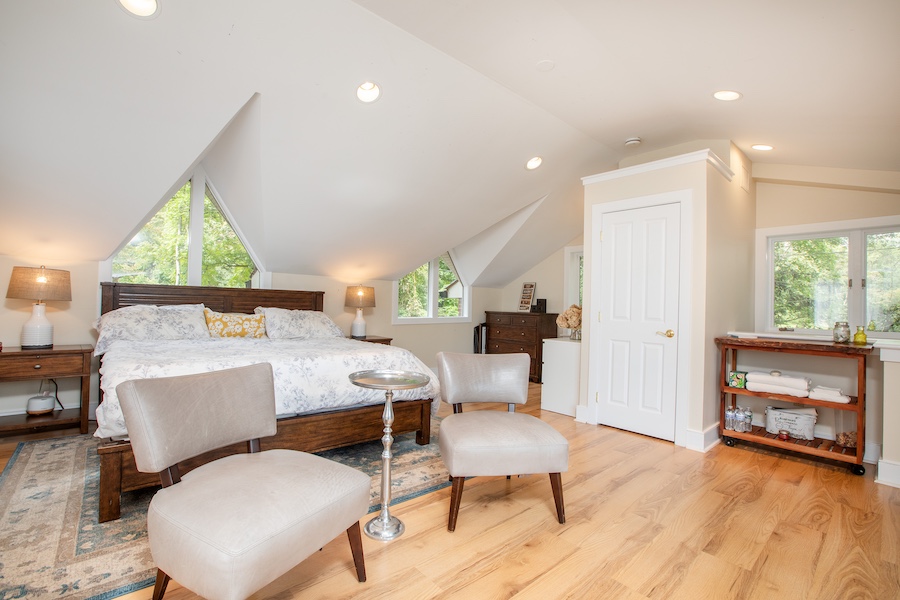 Guest bedroom