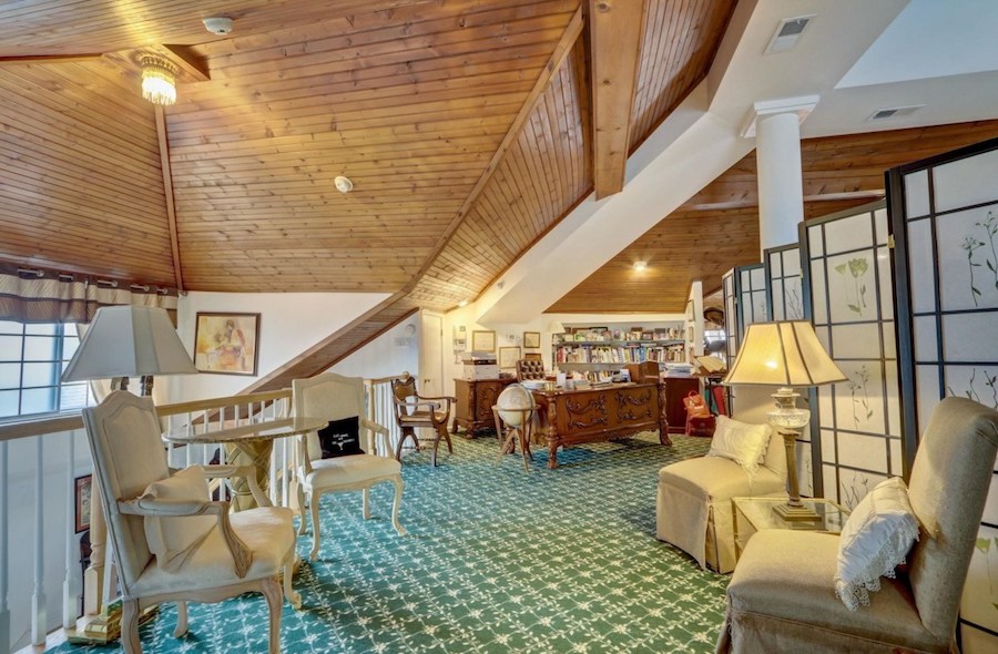 primary suite sitting loft